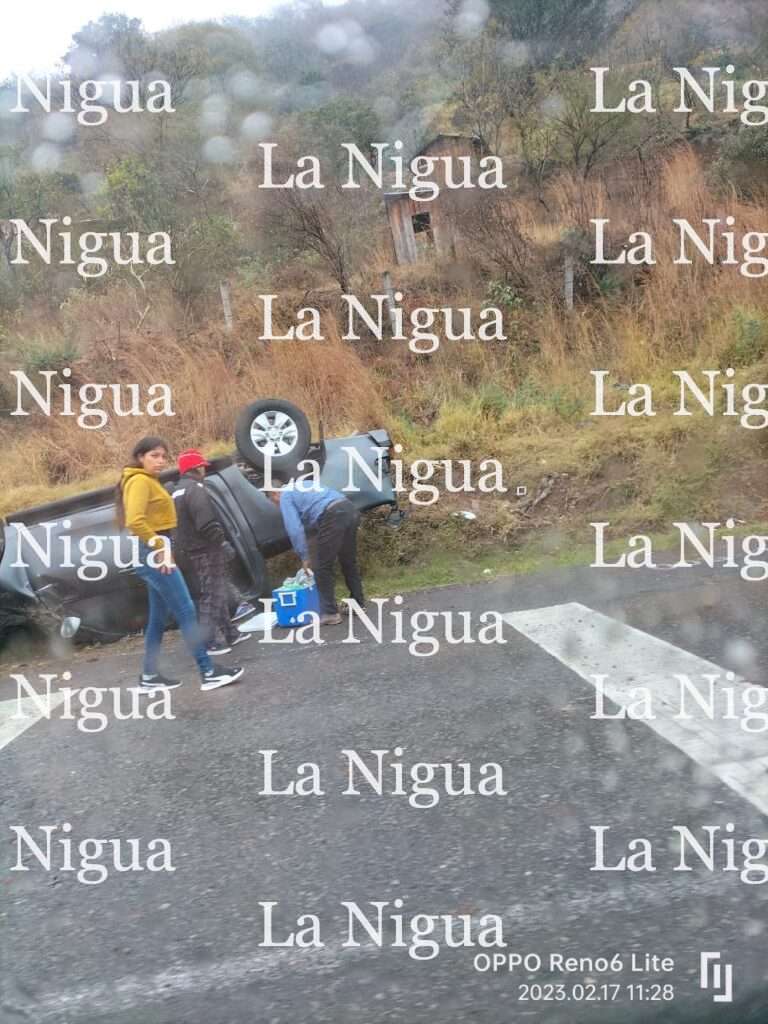 Volcadura a la salida de Ciudad Mendoza