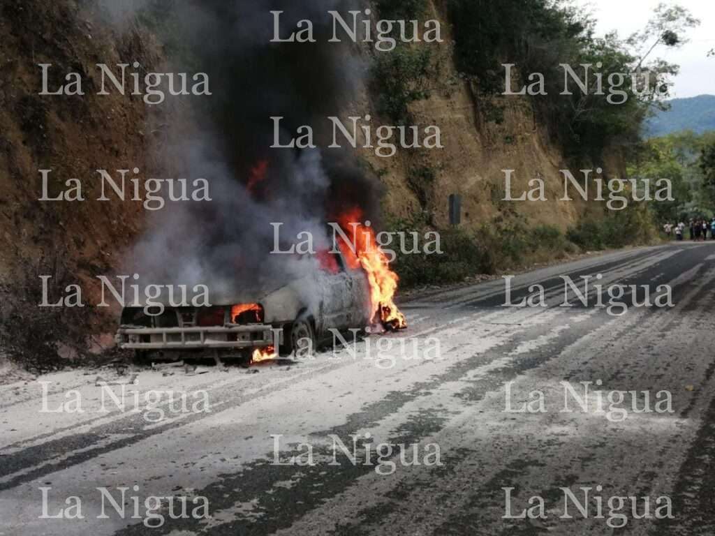 Se incendia camioneta de sacerdote