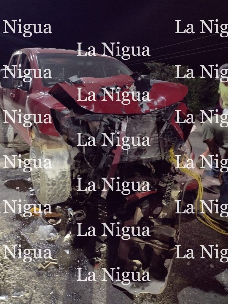 Choque por alcance deja daños materiales cuantiosos