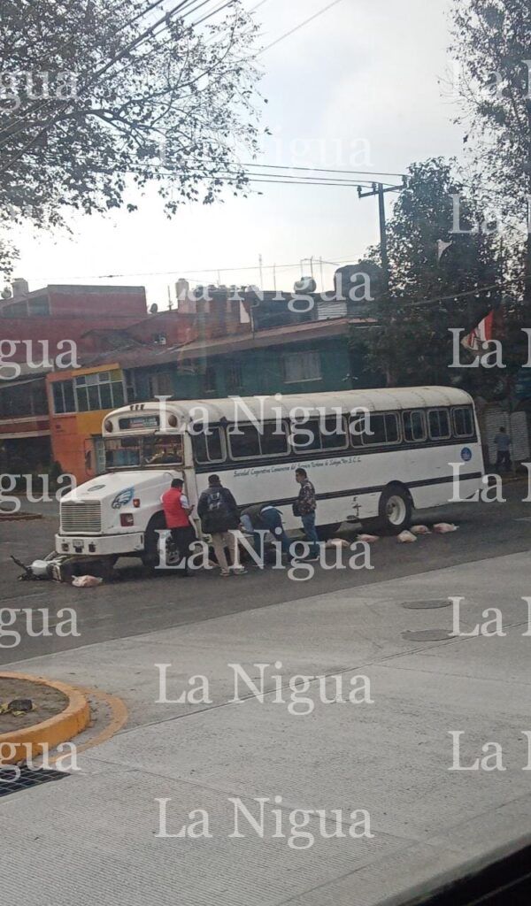 Urbano arrolla a motociclista