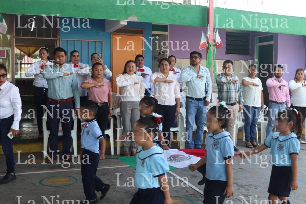 Apoyará profesor Ventura a jardín de niños en obra de rehabilitación