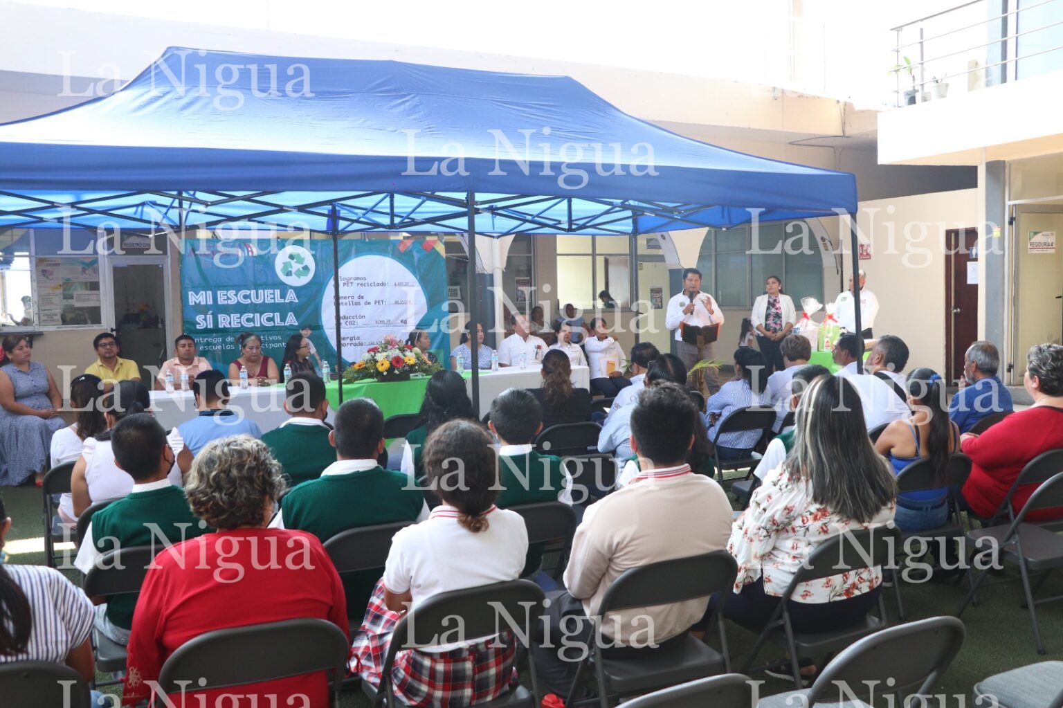 Escuelas de Atoyac libran al medio ambiente de 4 mil 499 kilos de plástico PET