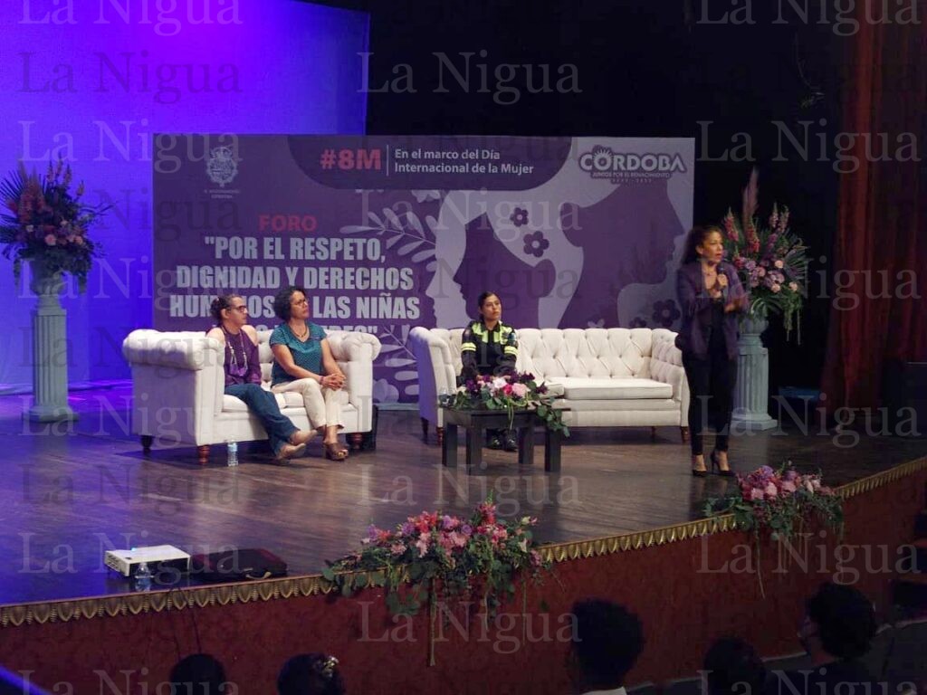 Presentan ponencia en perspectiva de prevención de ciberdelincuencia