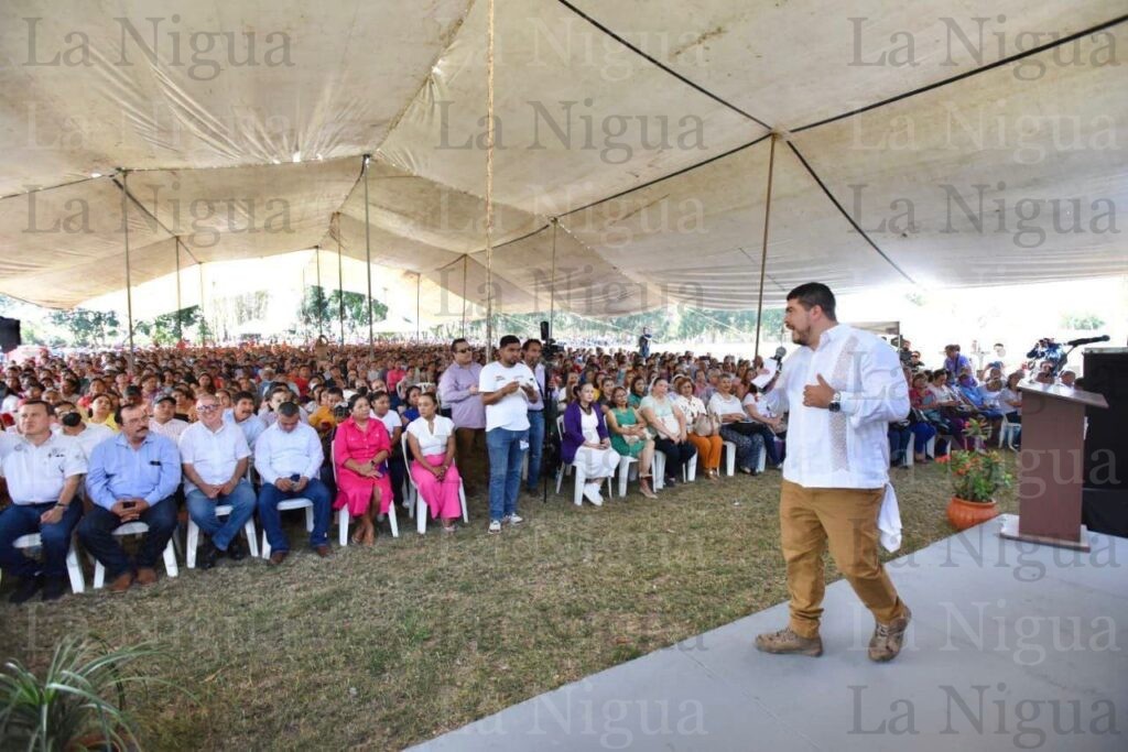 Zenyazen resaltó importancia de la salud emocional en madres y padres de familia