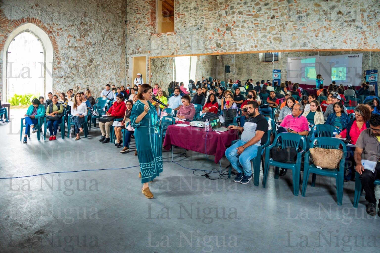 Acuden 98 empresarios y emprendedores a seminario de fortalecimiento de MIPyMEs