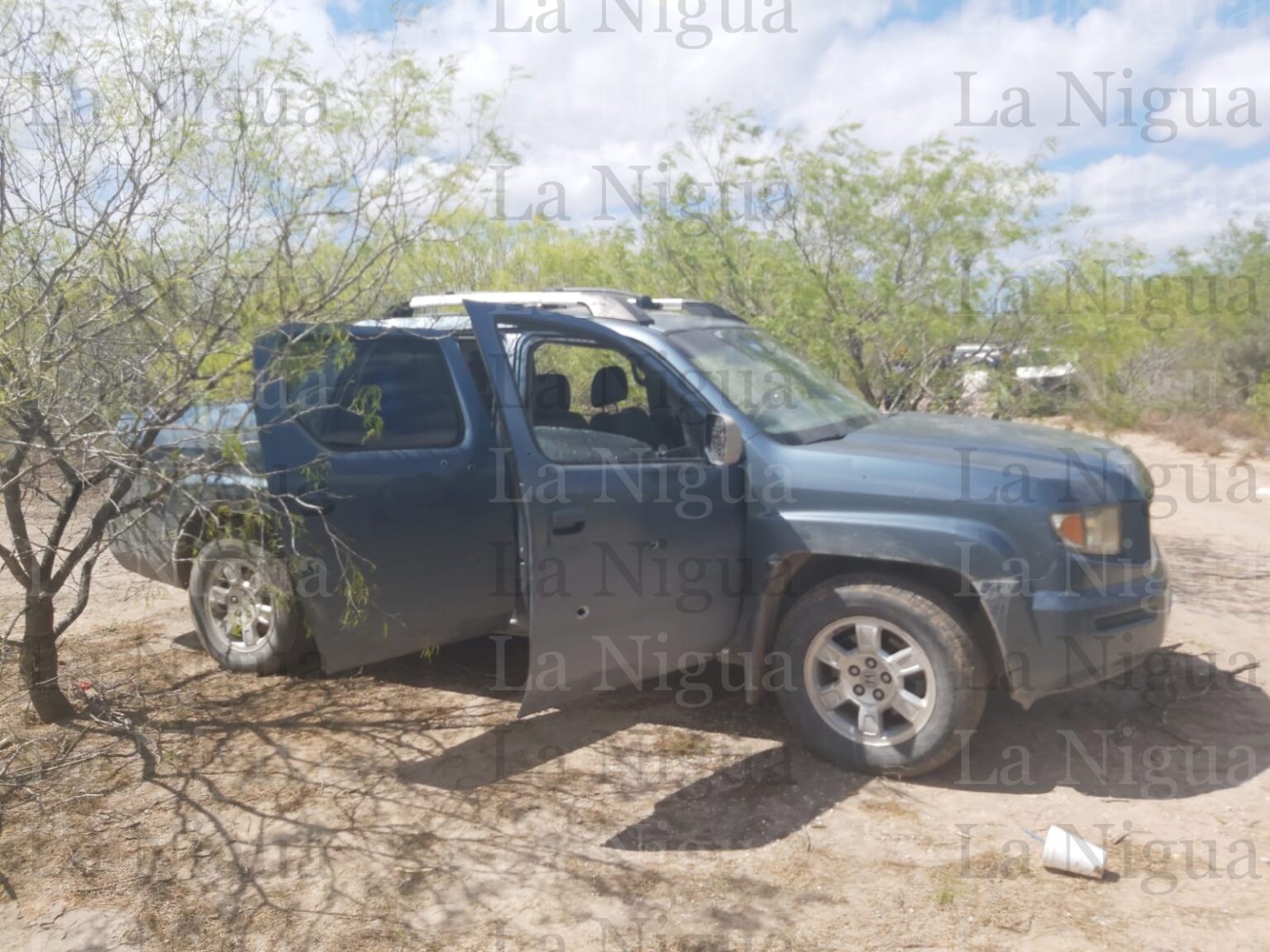 Asegura Guardia Estatal dos vehículos con equipo táctico