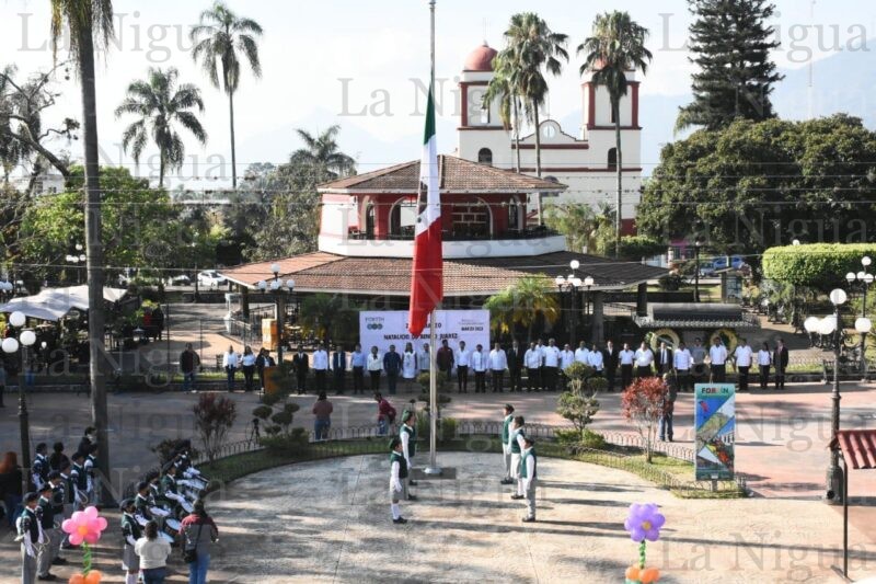 Conmemoran autoridades 217 aniversario del Natalicio de Benito Pablo Juárez García con acto cívico