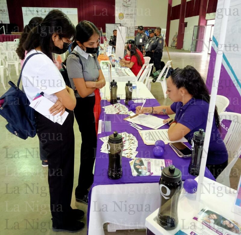 Mujeres del norte de Veracruz van a “Dos Bocas” y a Monterrey Nuevo León a trabajar