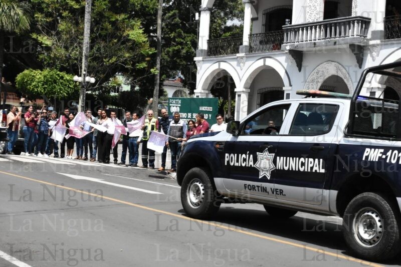 Da banderazo de inicio de operativo presidente municipal Gerardo Rosales Victoria