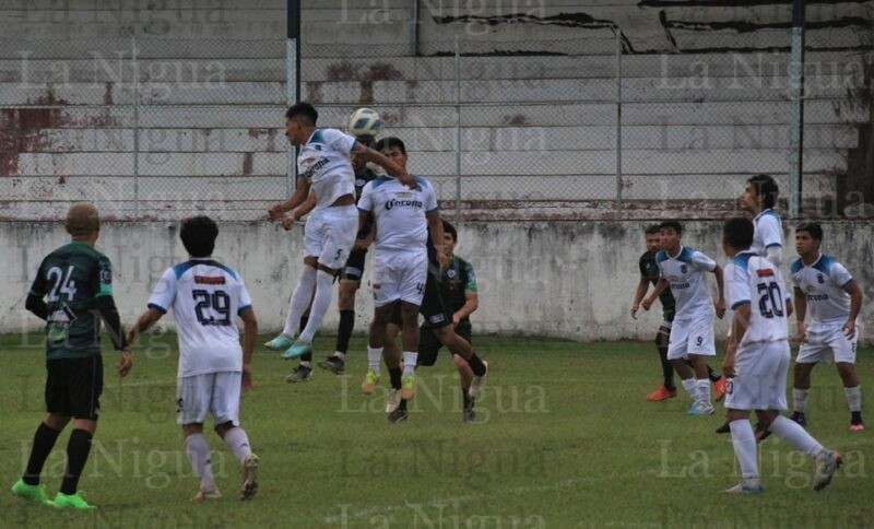 Coyotes La Perla, buen sinodal, superó a Deportivo Córdoba 0-2