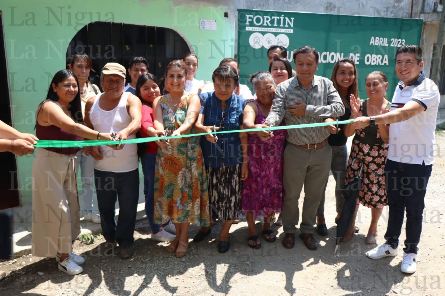 Presidenta del DIF entrega techos firmes en la colonia San José