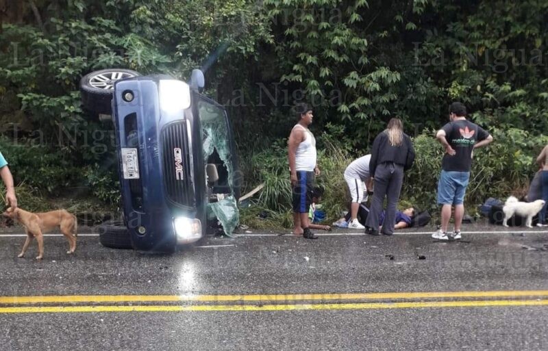 Varias personas resultaron lesionadas en un fuerte accidente en Gutiérrez Zamora