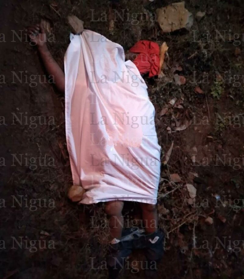 Trágica volcadura muere conductor al salir disparado de la camioneta