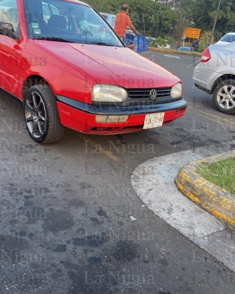 En pleno centro se roban Golf