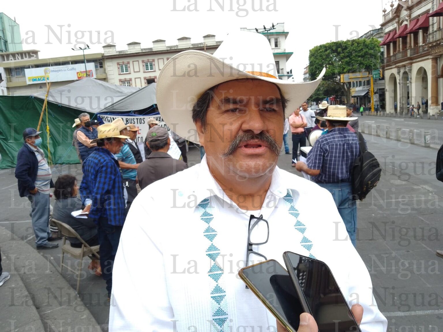 Productores cafetaleros señalan irregularidades en padron de programa Bienestar