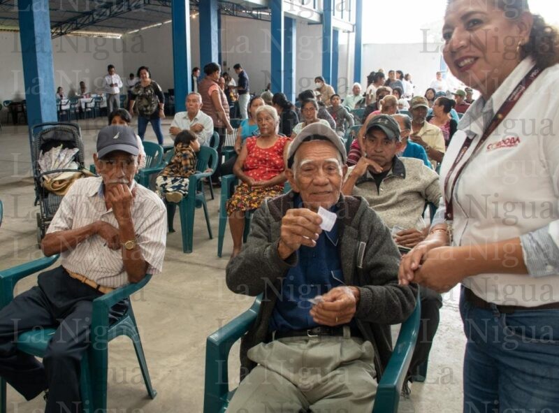 Ampliará Ayuntamiento red de alumbrado público en Santa Elena