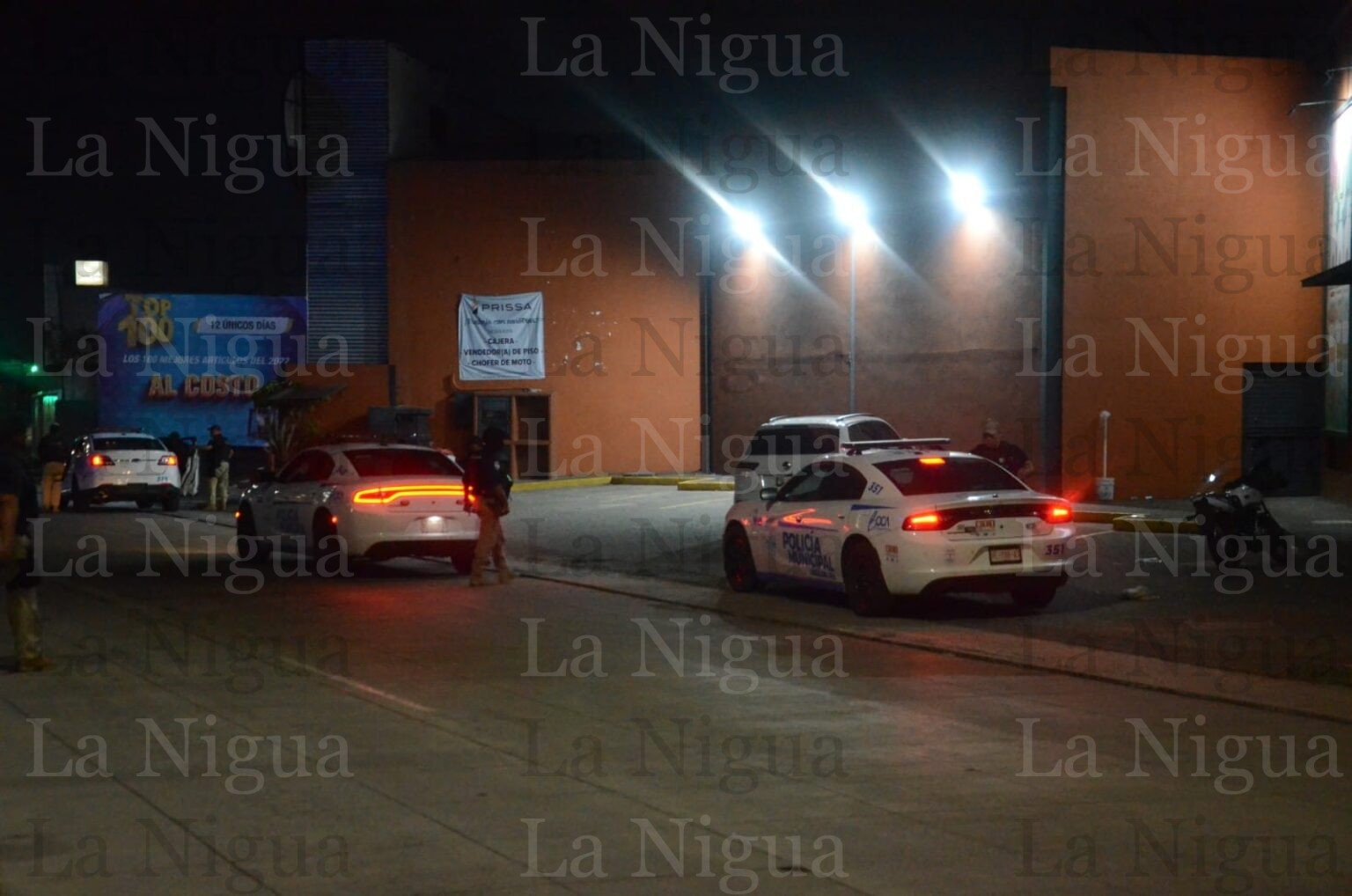 Realizan cateo en torre residencial