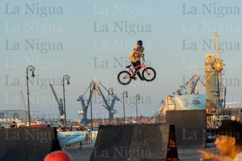 Presenta COMUDE al ciclista urbano Antonio Contreras en el marco del Día Mundial de la Bicicleta