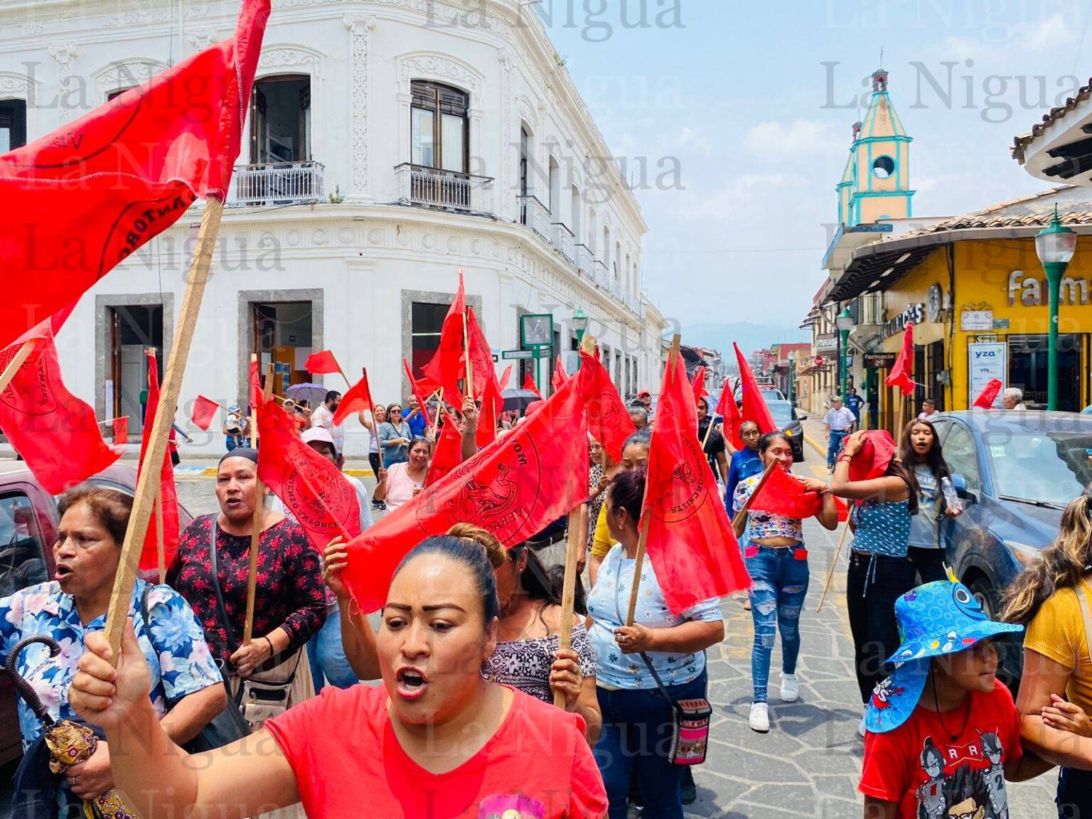 Deja plantados alcalde de Coatepec a colonos de la 2 de Marzo