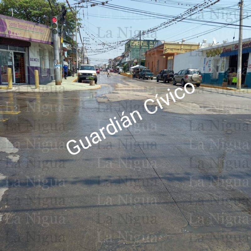 Continúa problema de aguas negras en Paso de Macho