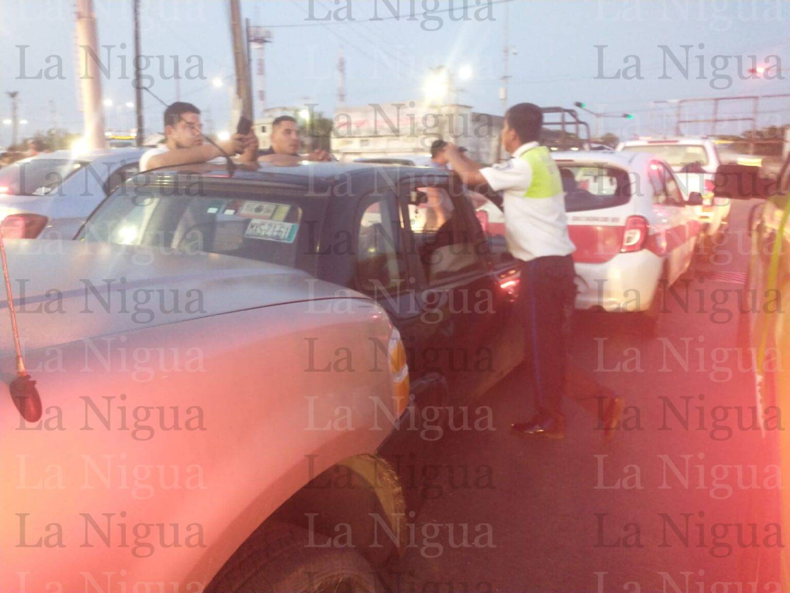 Carambola de cuatro vehículos frente a la Central Camionera