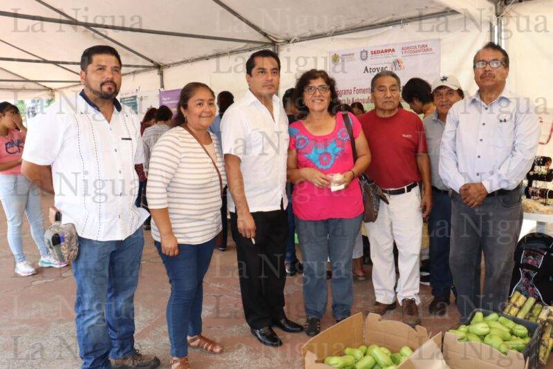 Inauguran autoridades mercado solidario