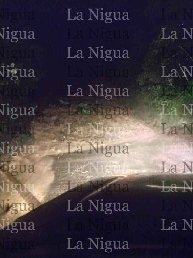 LLUVIAS PROVOCAN DERRUMBE EN LA VÍA SAN JOSÉ – ORIZATLÁN