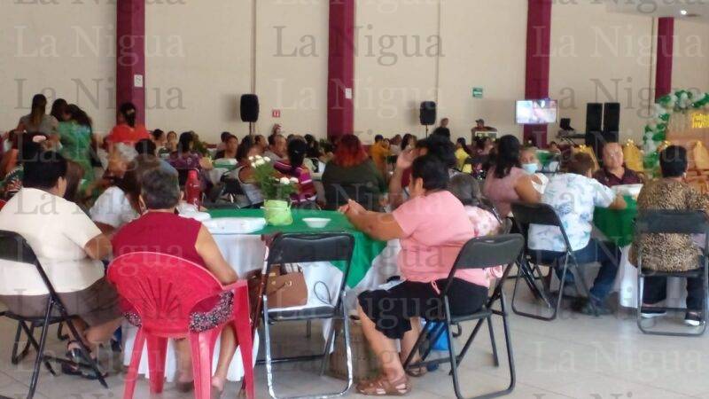 Celebran a madres de la CNPR