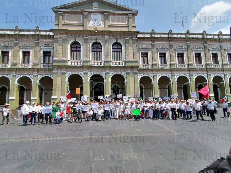 Marchan en Córdoba en defensa de la SCJN
