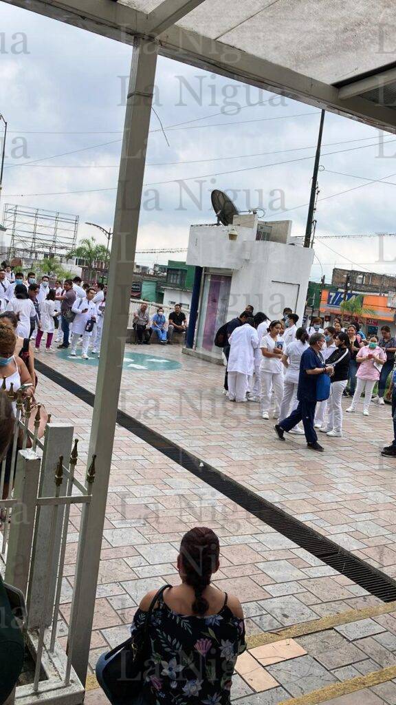 Evacuan Hospital 8 del IMSS Córdoba, por fuga de gas