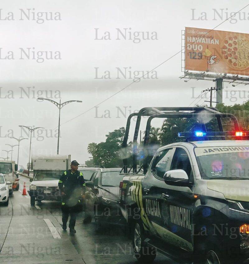 Choque por alcance sobre el puente de Plaza Cristal.