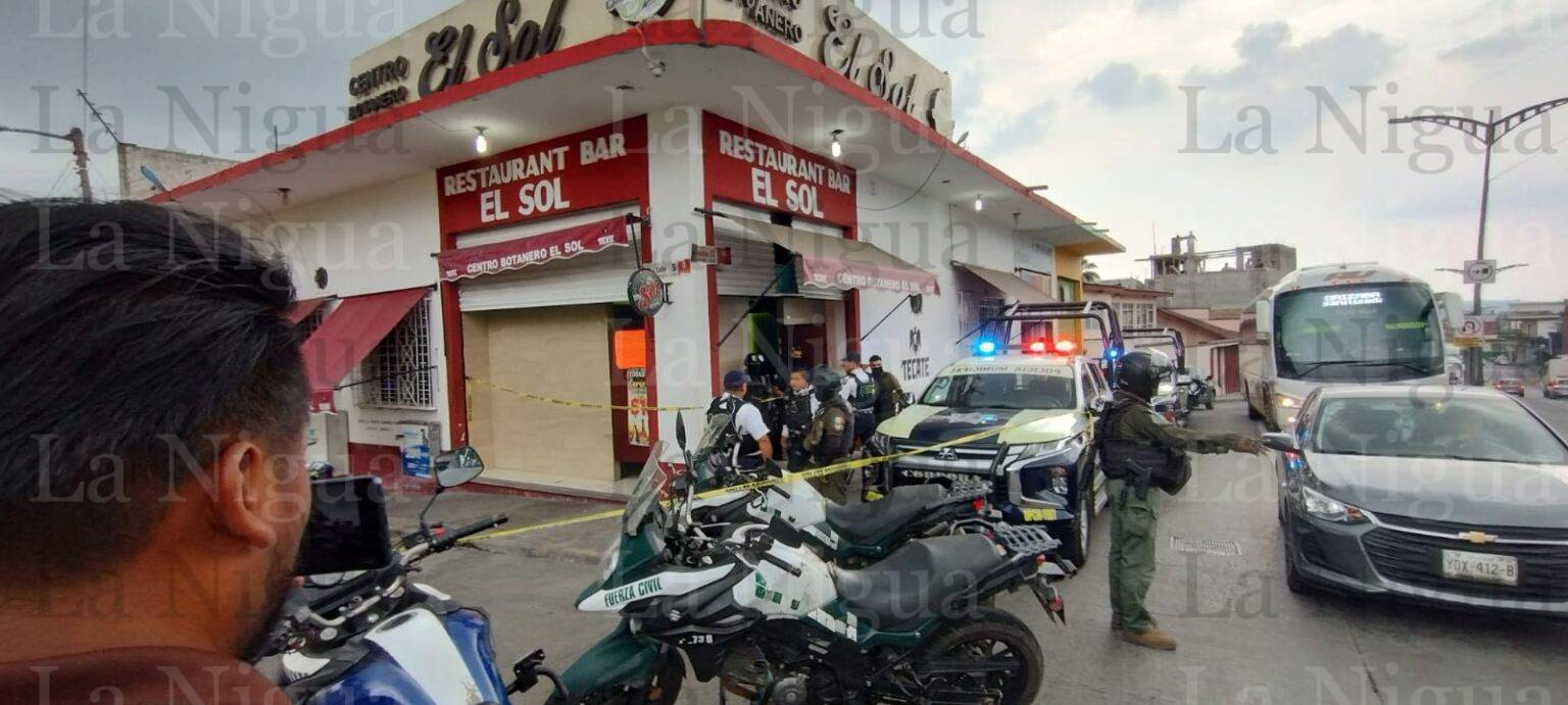 Bale@n a mujer en B@r El S0l