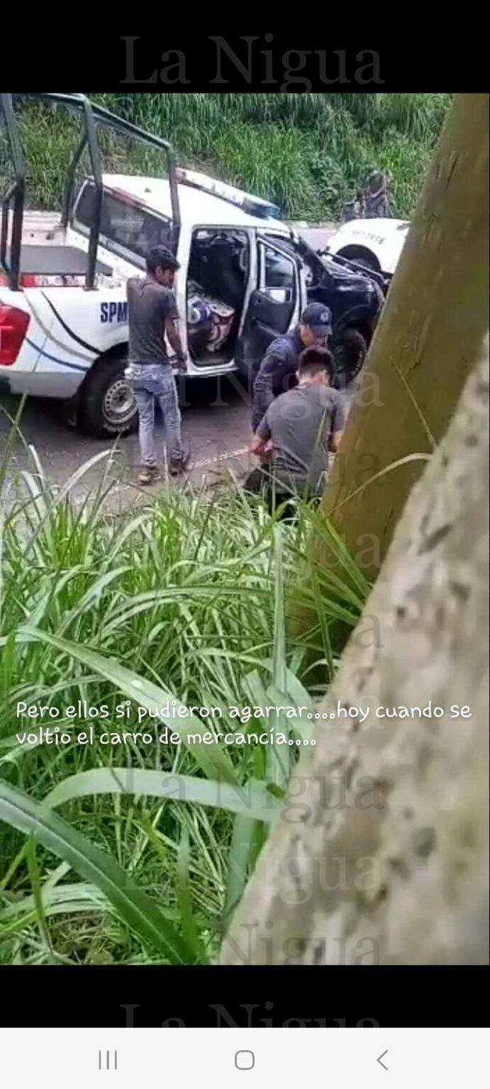 Destituye alcalde de Chocamán a policías rapiñeros
