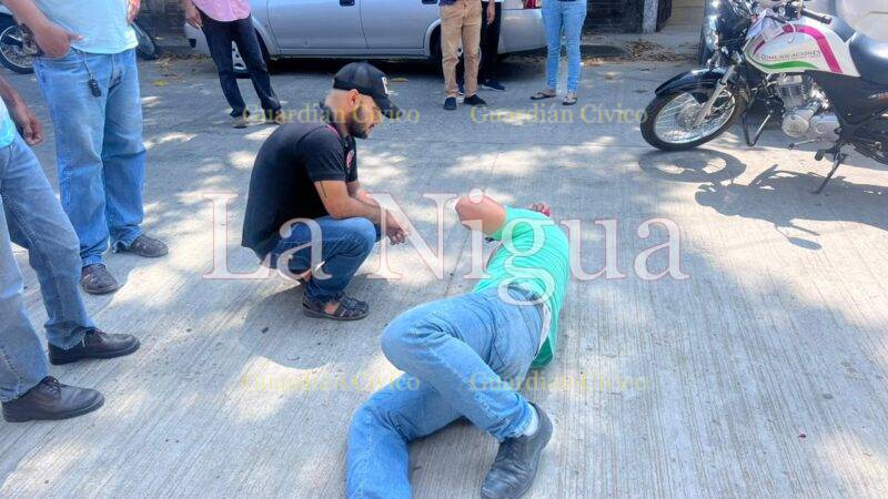 Empleado de Correos de México resulta herido en accidente de moto
