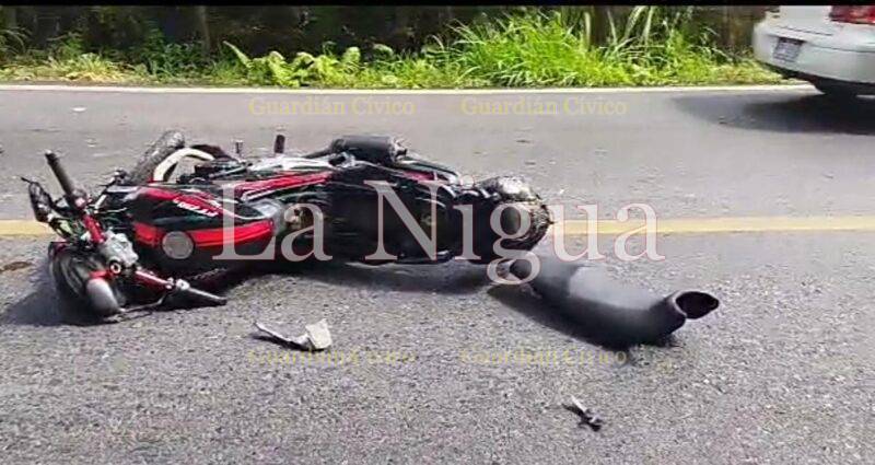 MOTOCICLISTAS CHOCAN CONTRA UN SACERDOTE