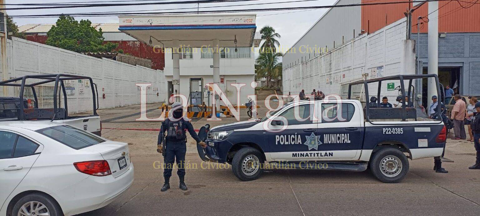 Mientras cargaba gas, hombre es asesinado en Minatitlán.