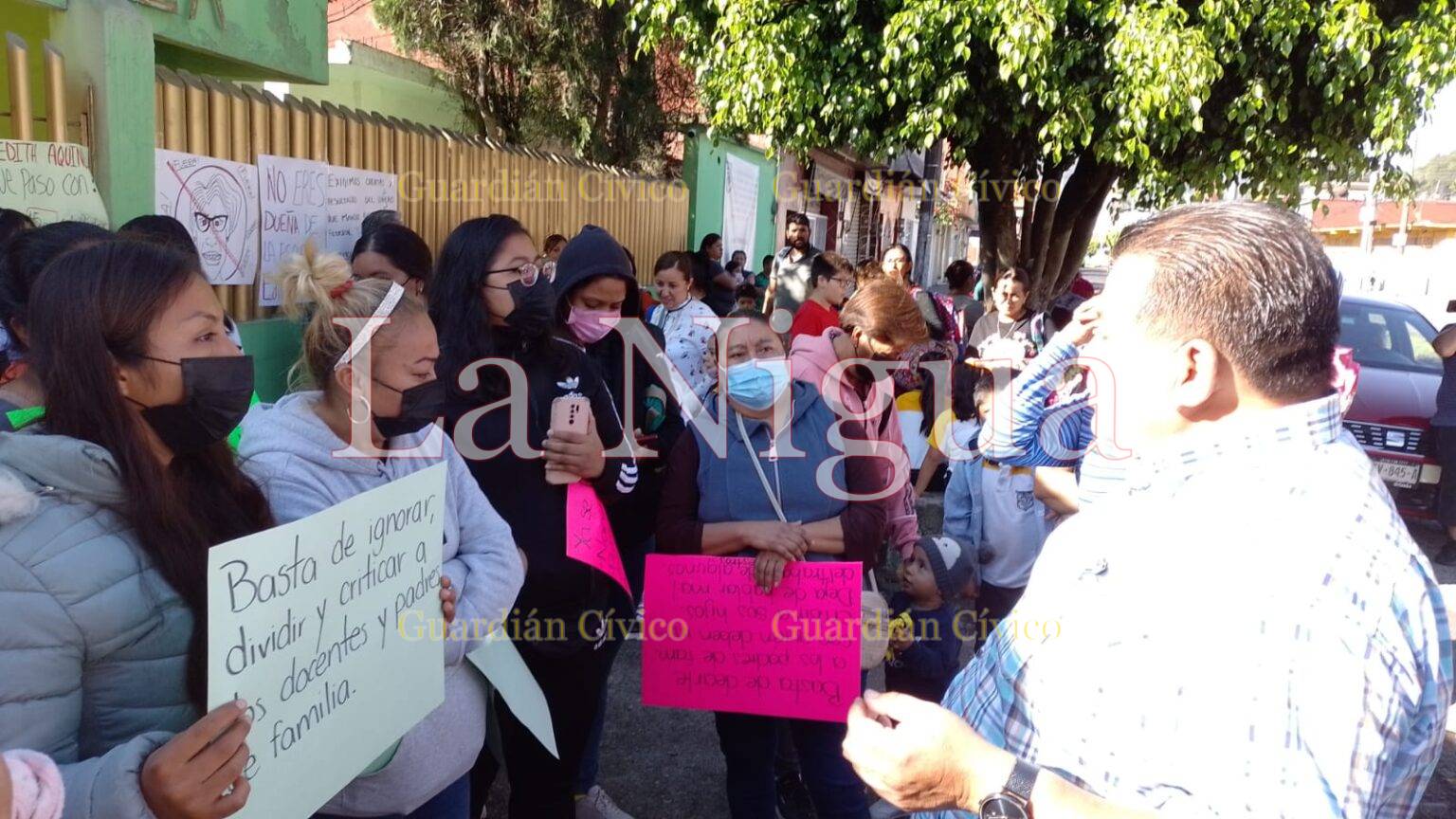 Toman primaria Ana María Gallaga en Nogales