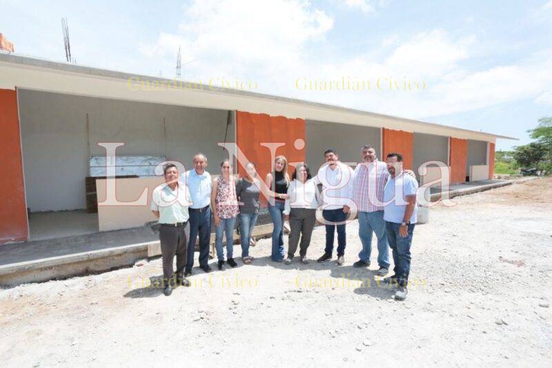 Zenyazen Escobar recorre obras que la Cuarta Transformación hace realidad