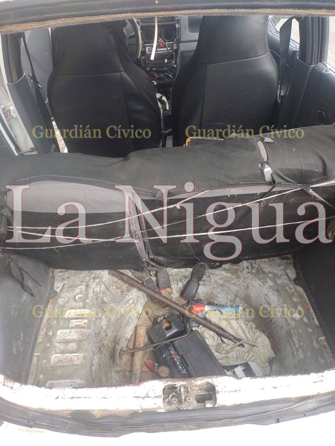 Privaron de su libertad a un taxista de Córdoba, fue torturado y además de robarle dinero le desvalijaron por completo su unidad.