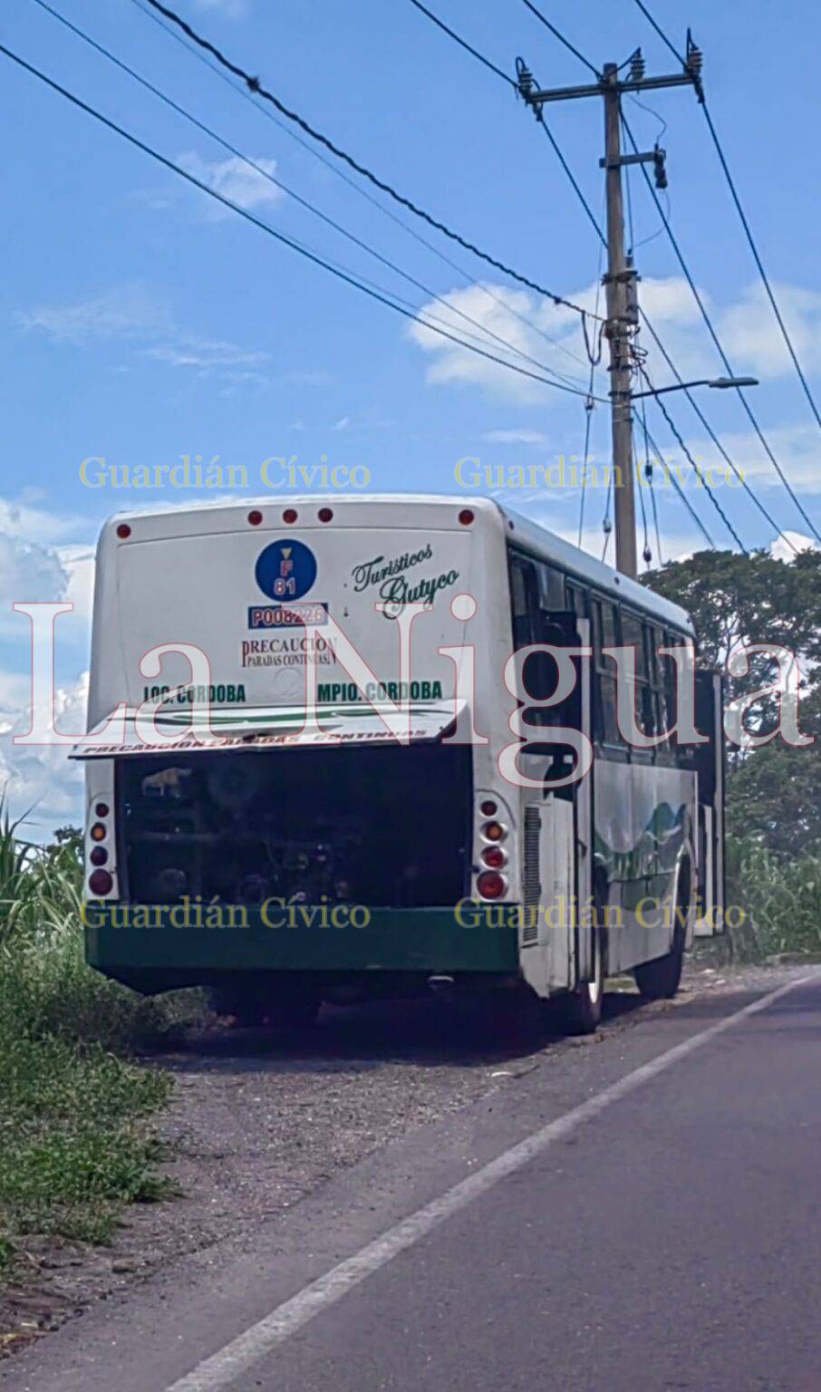 Bajan a pasajeros de bus por conato de incendio