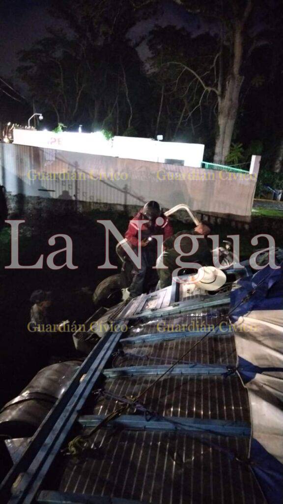 APARATOSO ACCIDENTE DE TORTÓN QUE SE QUEDÓ SIN FRENOS.