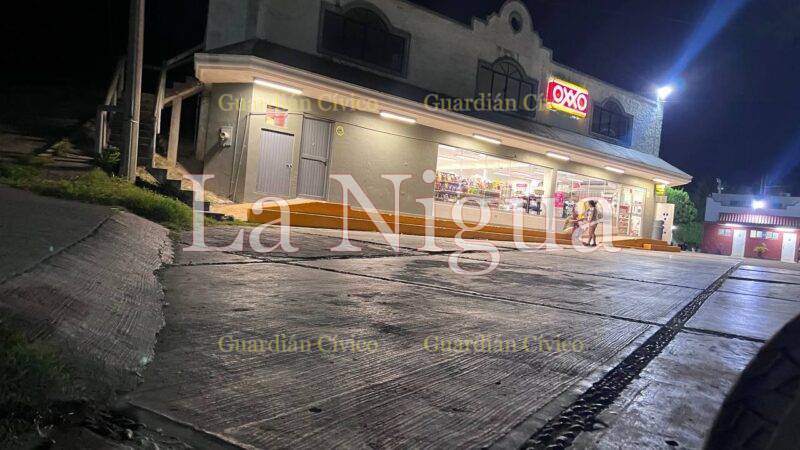Impresionante operativo policíaco tras asalto a un Oxxo