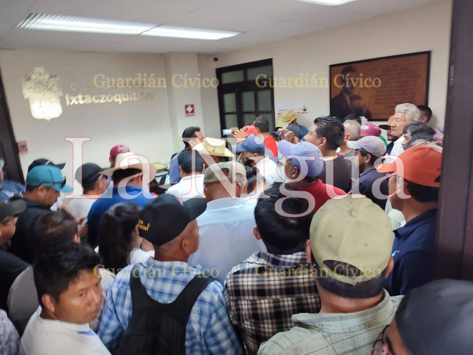 Integrantes de Zepaniah se manifiestan en Ixtaczoquitlán