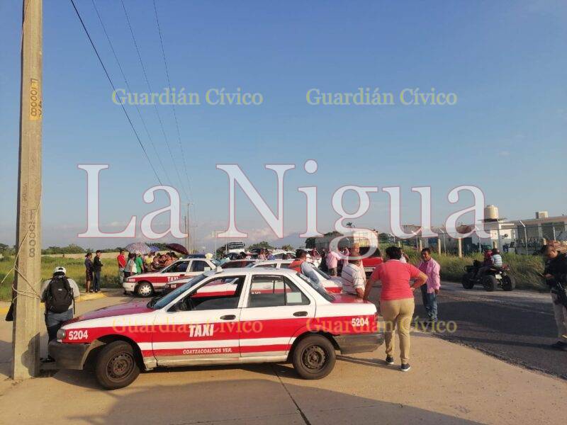 Bloquean el camino hacia Las Barrillas para exigir reparación de la carretera