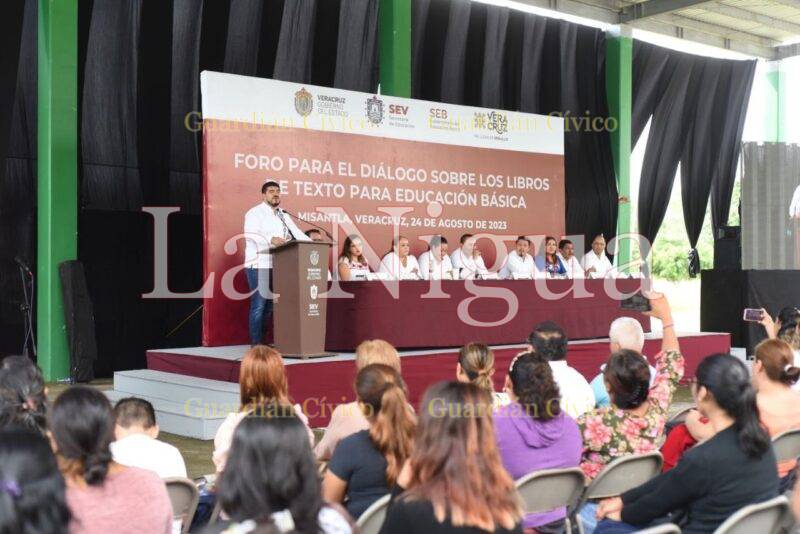 Zenyazen Escobar asegura que no están en riesgo los saberes de las y los alumnos