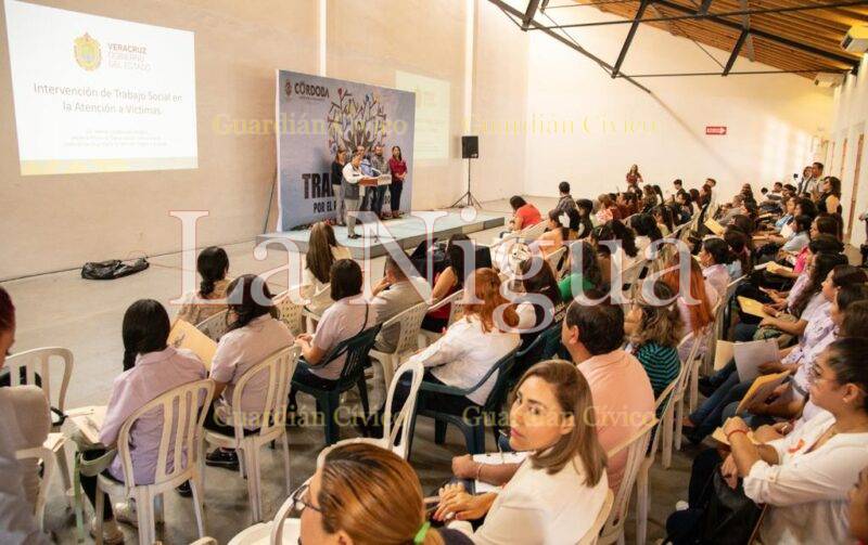 Celebran autoridades municipales, segundo Congreso de Trabajo Social por el Renacimiento de Córdoba