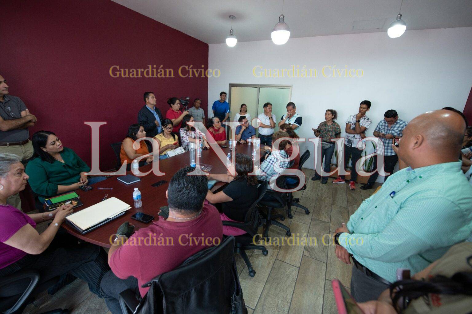 Atienden autoridades municipales a directivos y docentes, analizan programa Educativo en zona rural.