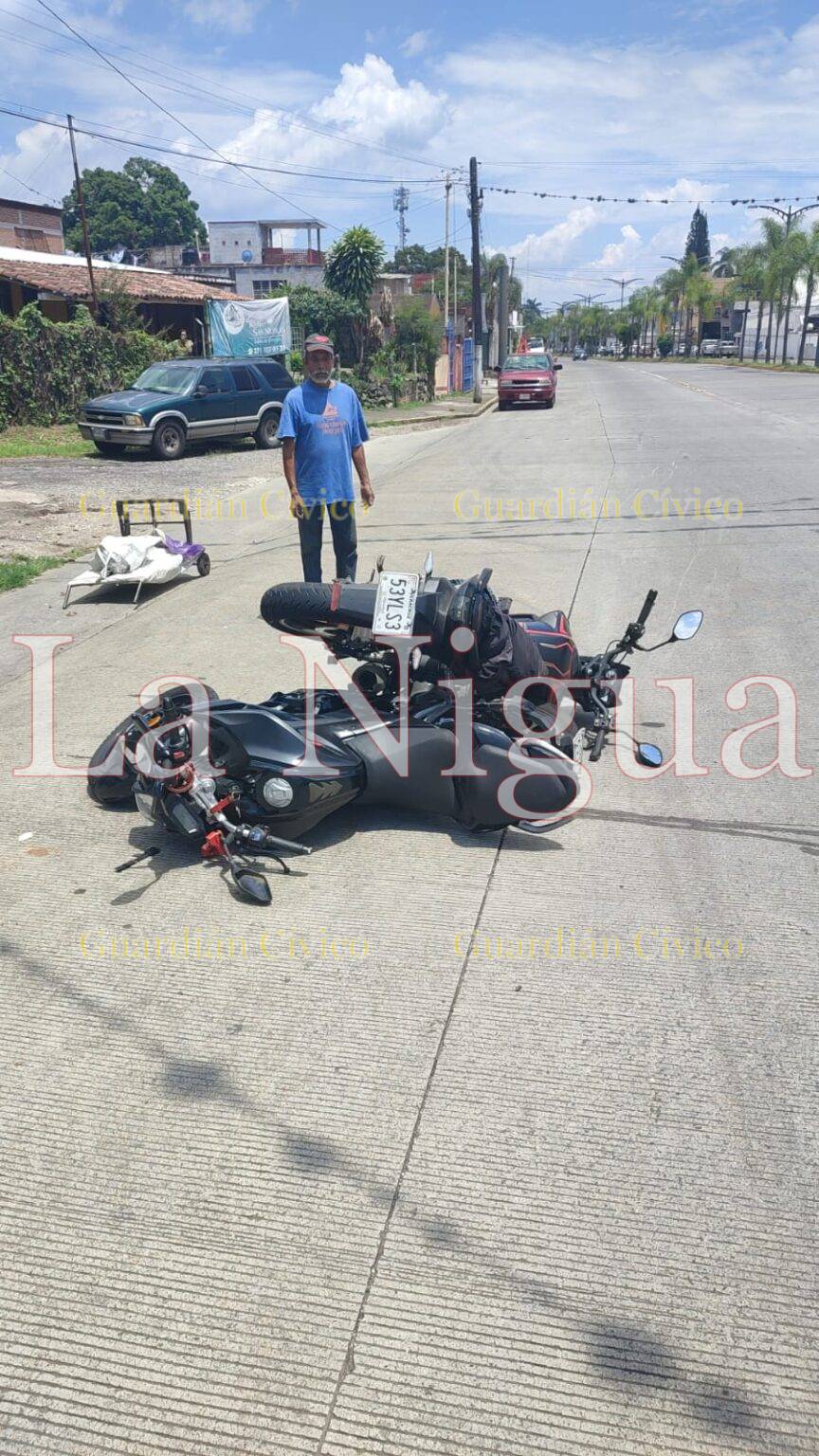 Brutal choque entre dos motociclistas.