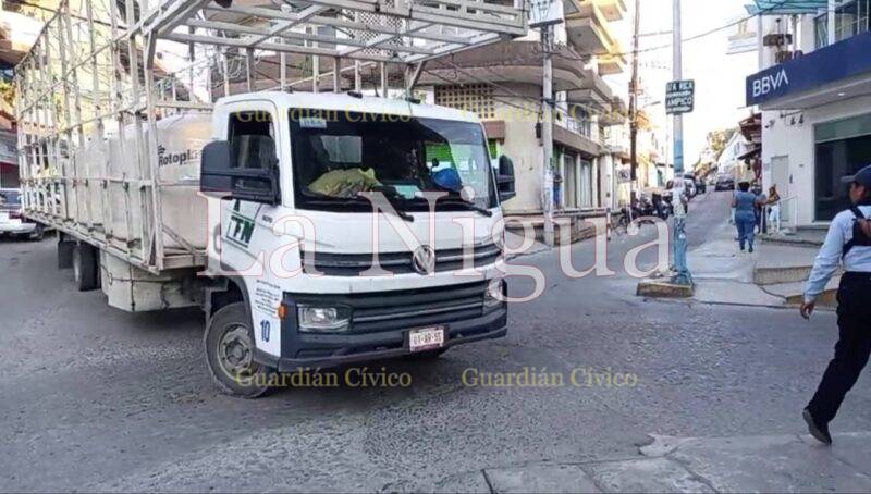 El GPS lo engañó; camión ingresa a la Zona Centro en Tantoyuca
