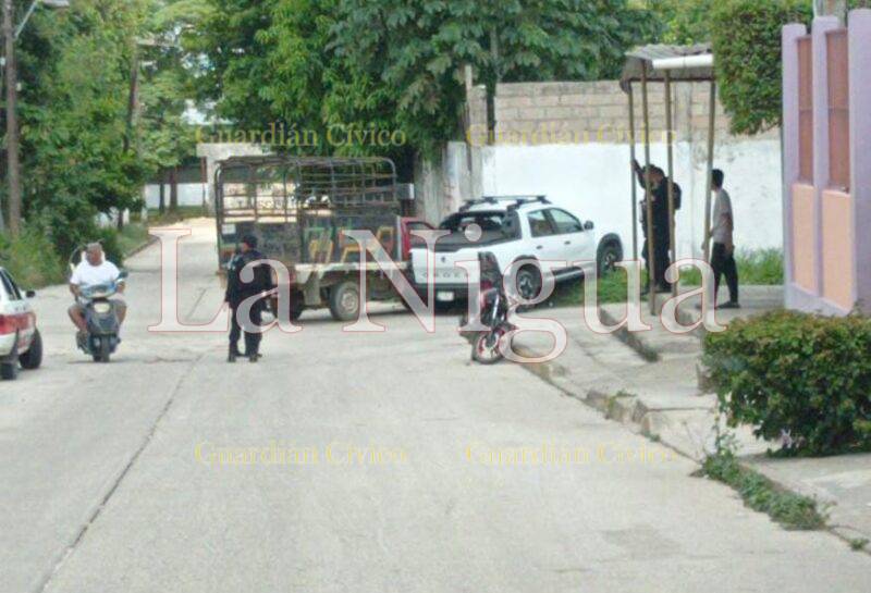 Chocan dos camionetas en Las Choapas